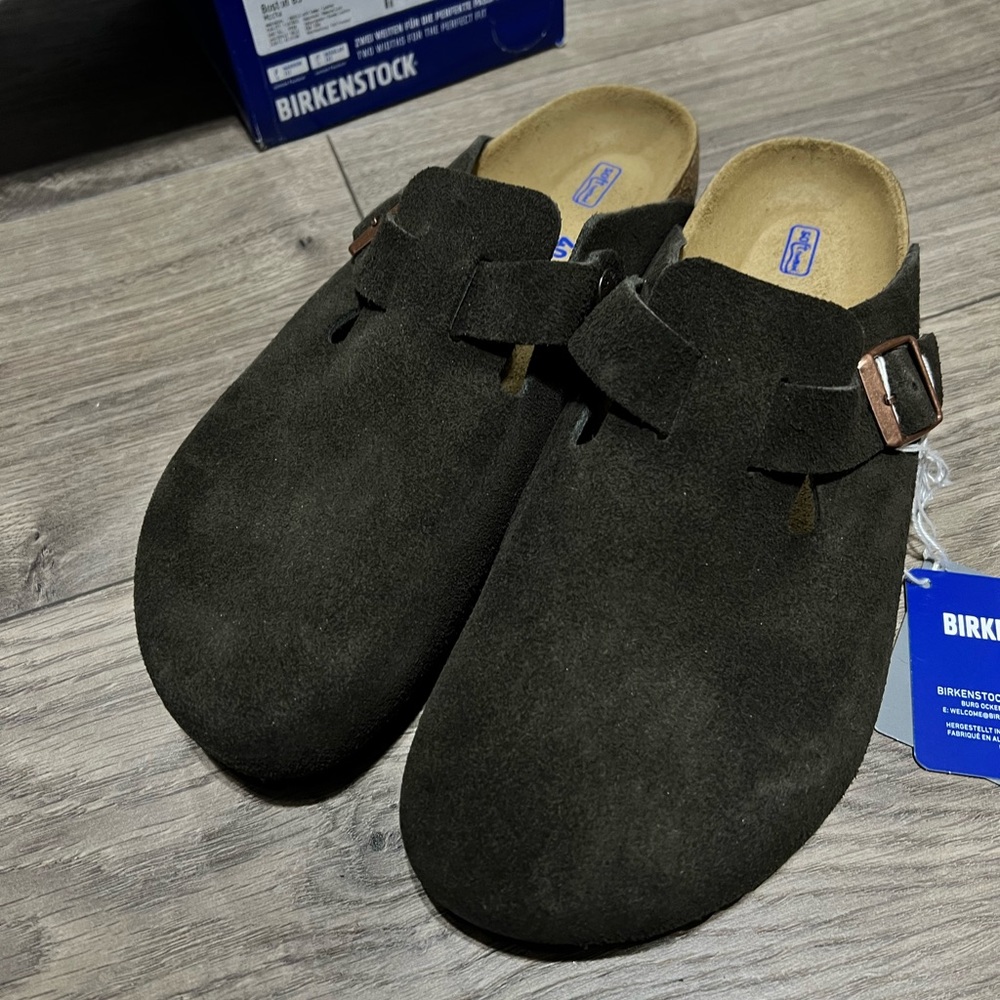 BRAND NEW BOSTON CLOG BIRKENSTOCK IN MOCHA